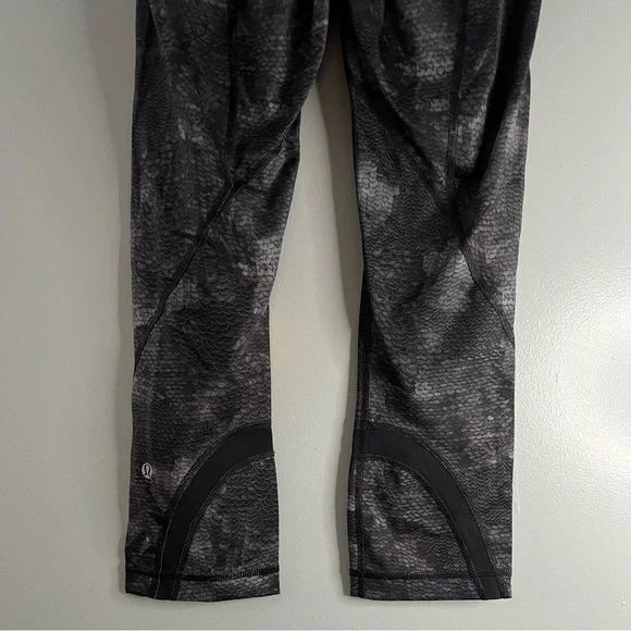 lululemon Inspire Crop II *All Full-On Luxtreme - Picture 4 of 9